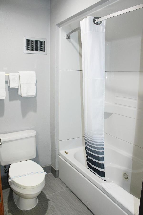 Greenlight Inn & Suites St James Saint James Exteriér fotografie