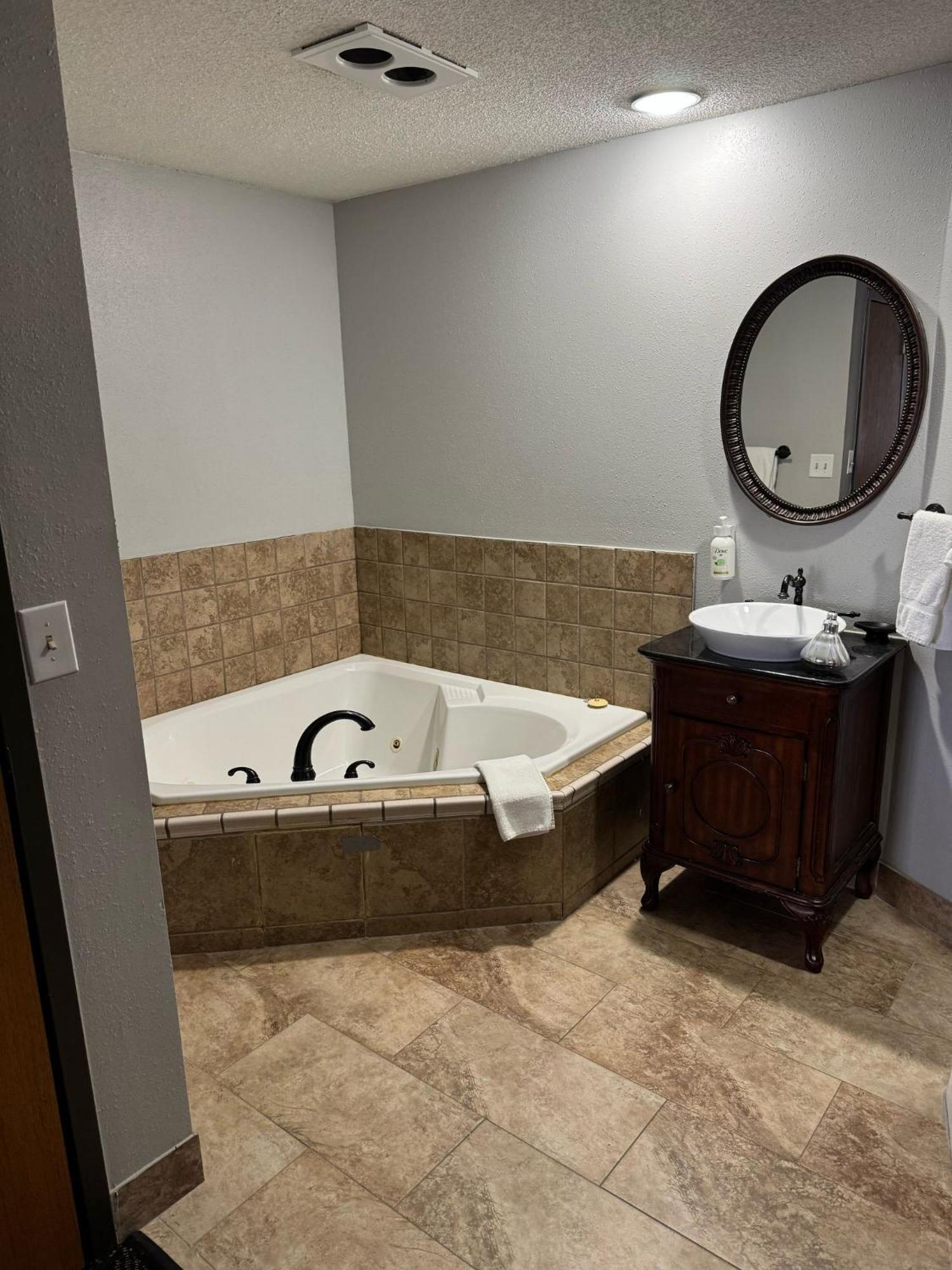 Greenlight Inn & Suites St James Saint James Exteriér fotografie